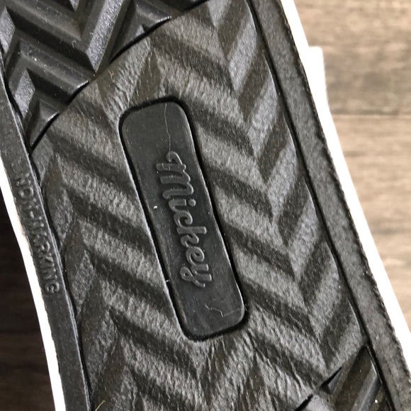 💖HP💖Disney (Micky Mouse)Canvas booties for boy’s - Picture 7 of 7